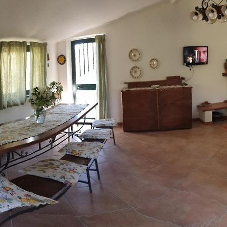 Casa Vacanza Etna Evergreen Villa Piedimonte Etneo Exterior foto